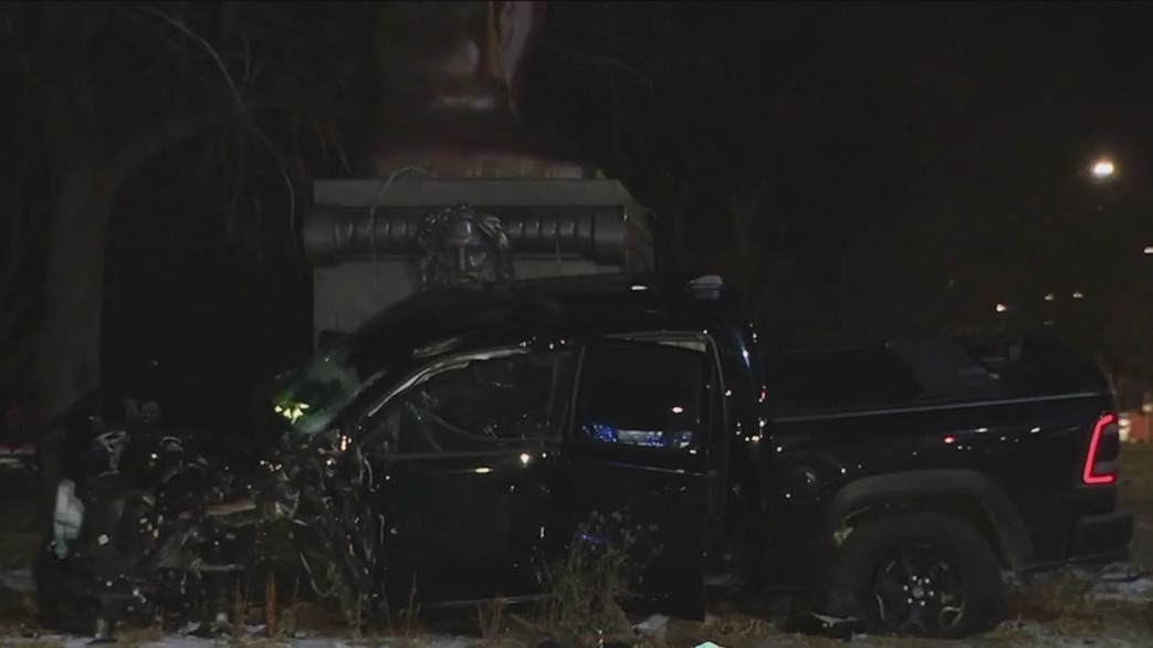 3 in custody after crashing stolen car into Goethe statue in Lake View East
