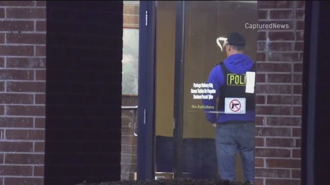 2 found dead in Arlington Heights condo complex, police say