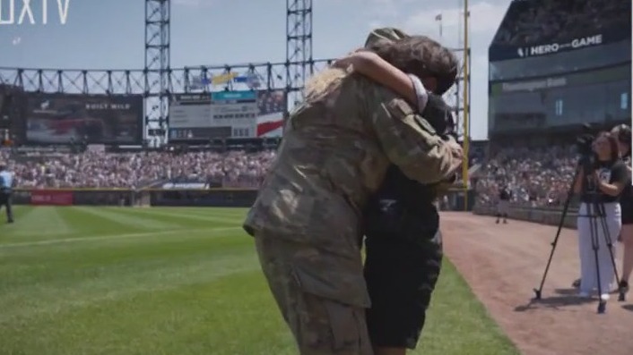 White Sox help Army mom surprise son on the field