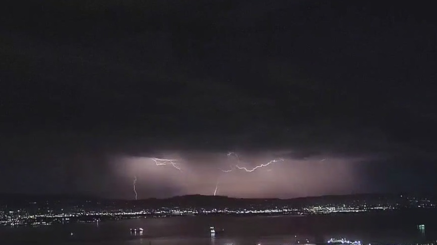 Lightning starts house fire in Brentwood