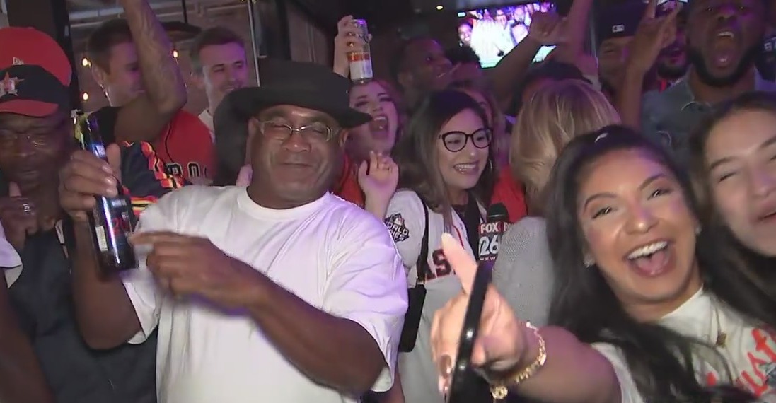 Astros strike back in Game 2 of the World Series between Astros and the Braves