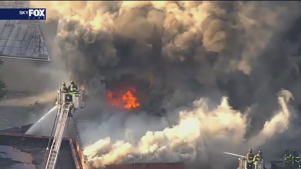 Fire erupts at Queens tire shop | FOX 5 New York