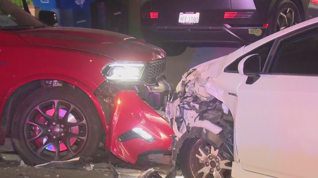 Wild San Fernando Valley chase ends in crash