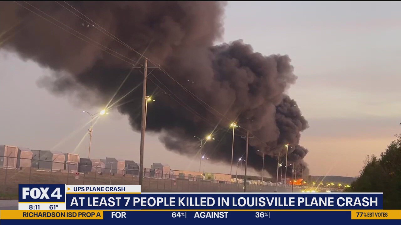 At least 7 people killed in Louisville plane crash