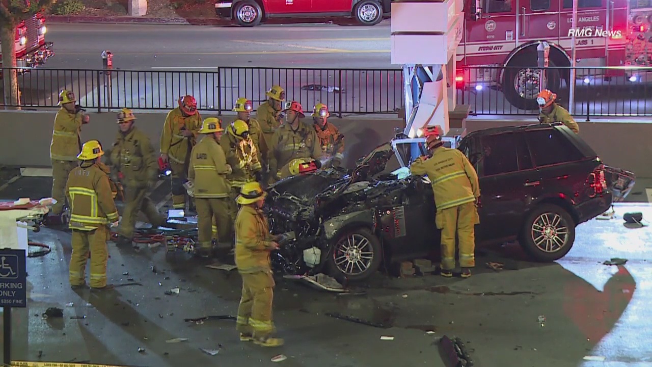 2 people killed in Studio City crash