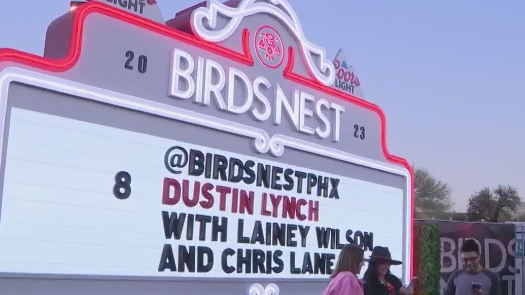 Inside night 1 of the WM Phoenix Open's Birds Nest