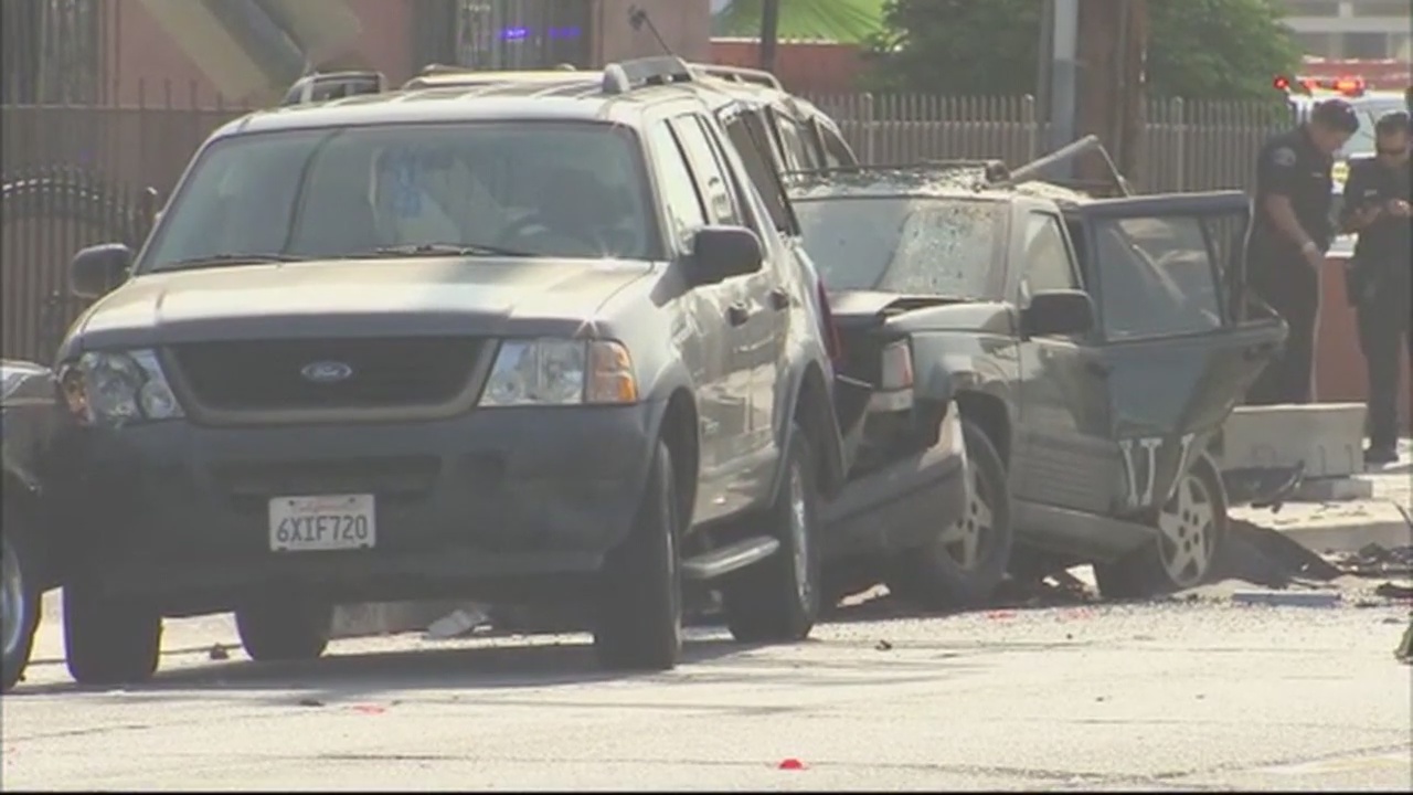 Carjacking suspect fatally shot by police after chase in South Gate