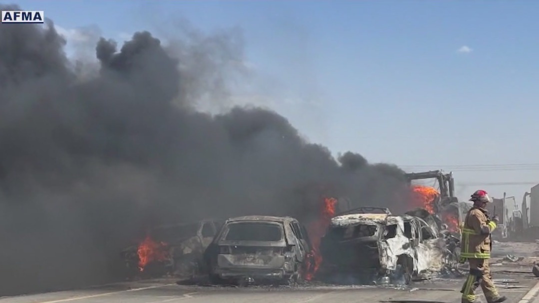 6 people dead in pile up on Interstate 10