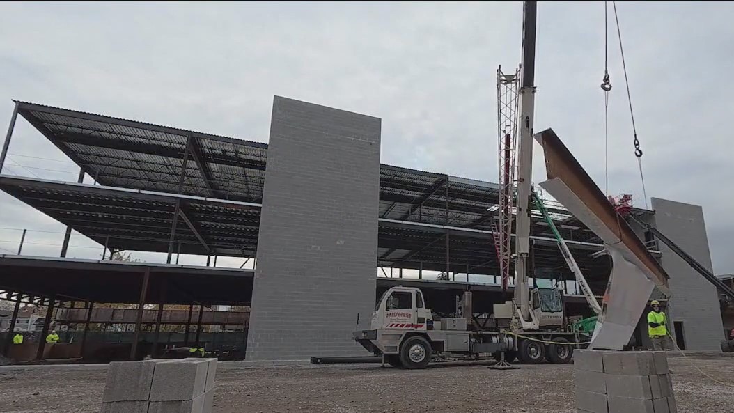 New children's health center moves closer to opening on Chicago's West Side