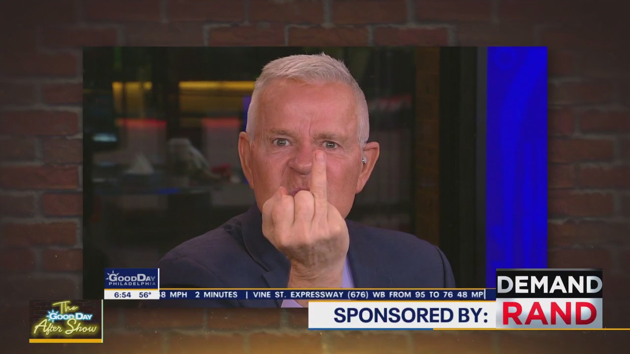 Moment of the Day: Mike Jerrick gives the ring finger