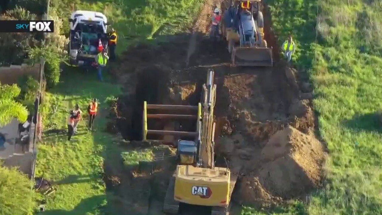 Crews repairing ruptured gas line in Castaic