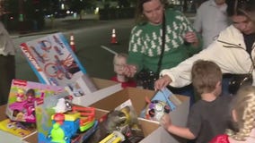 Houston Rockets, Houston Astros helping others get ready for the holiday season