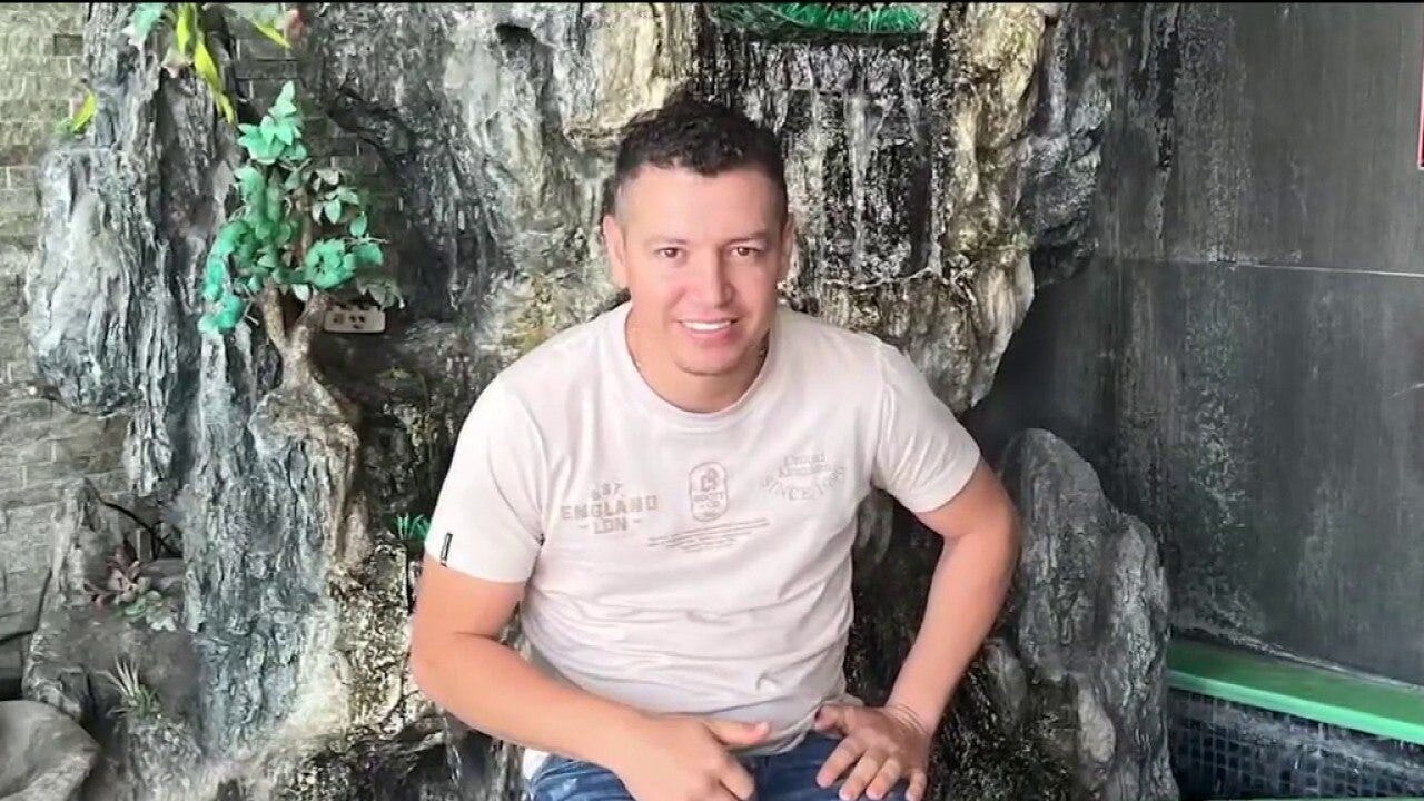 ICE defies order to release Chicago man, family says