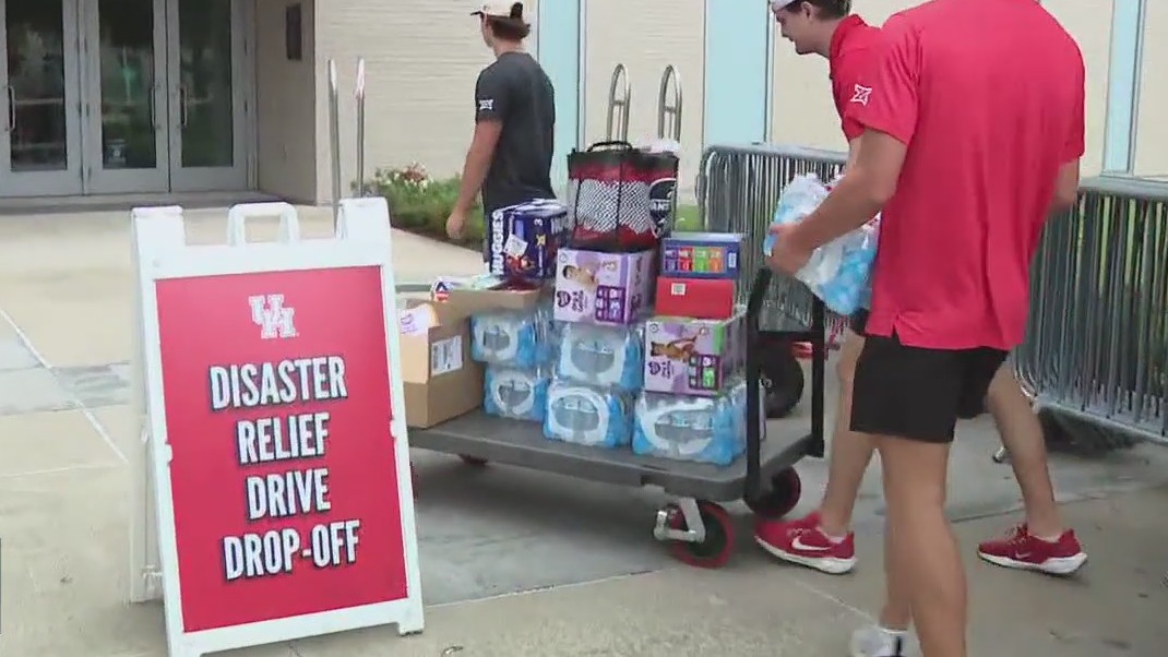 Texas floods: University of Houston Athletics hosts donation drive