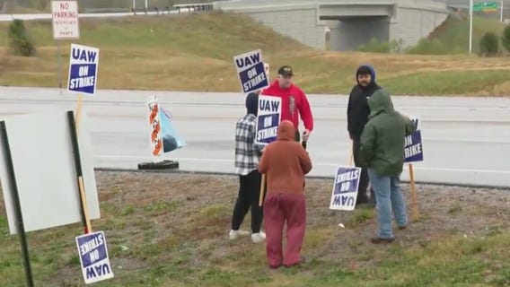 GM reaches tentative deal with auto workers union