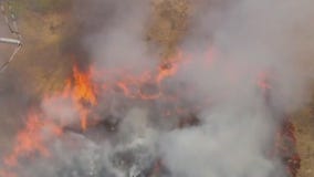 Firefighters knock down brush fire in Pacoima
