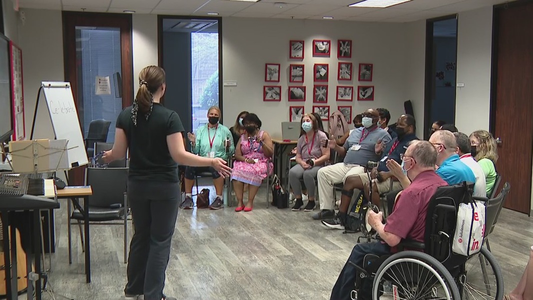 Houston Aphasia Recovery Center uses music to treat patients