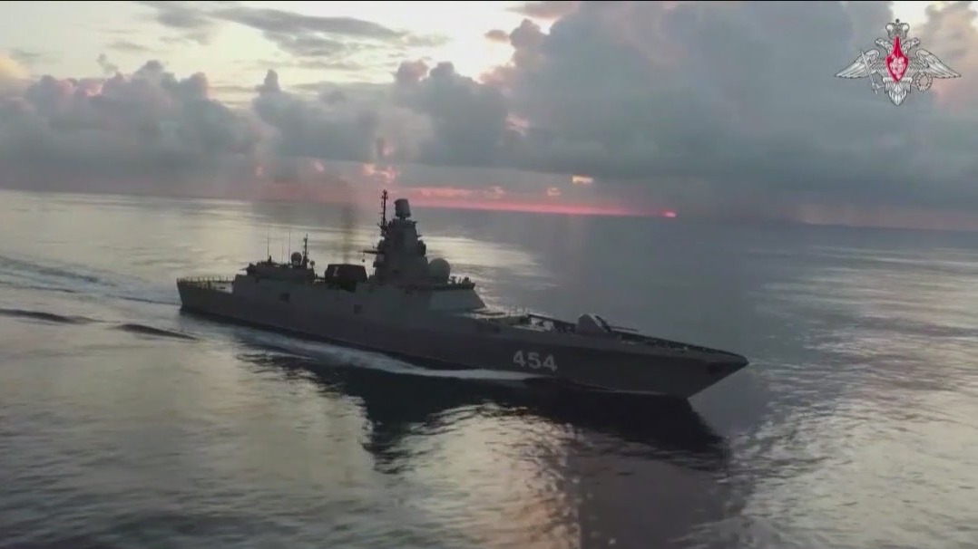 U.S. warships deployed to monitor Russian fleet