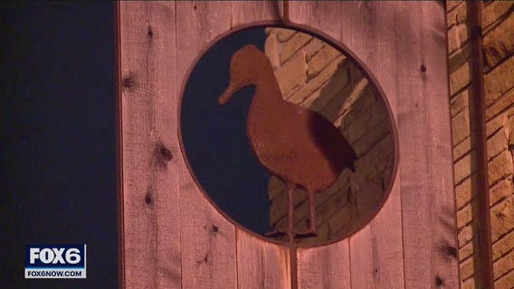 Milwaukee restaurant COVID vaccine proof requirements amid omicron