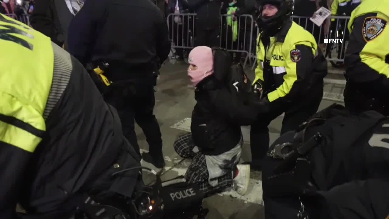 NYPD makes arrests at Rockefeller Center protest