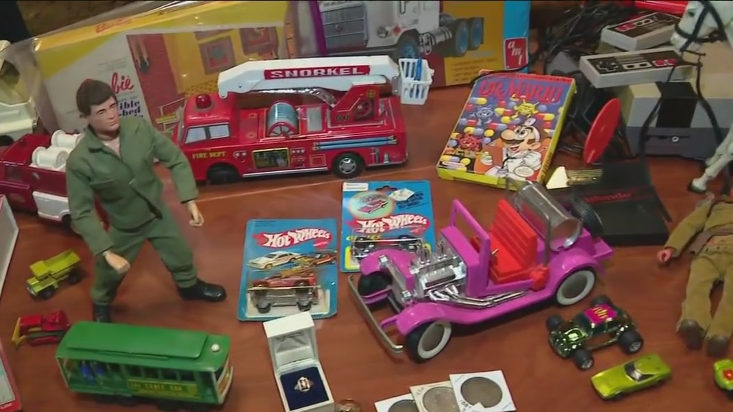 Toy Scout crew sets up in Tinley Park