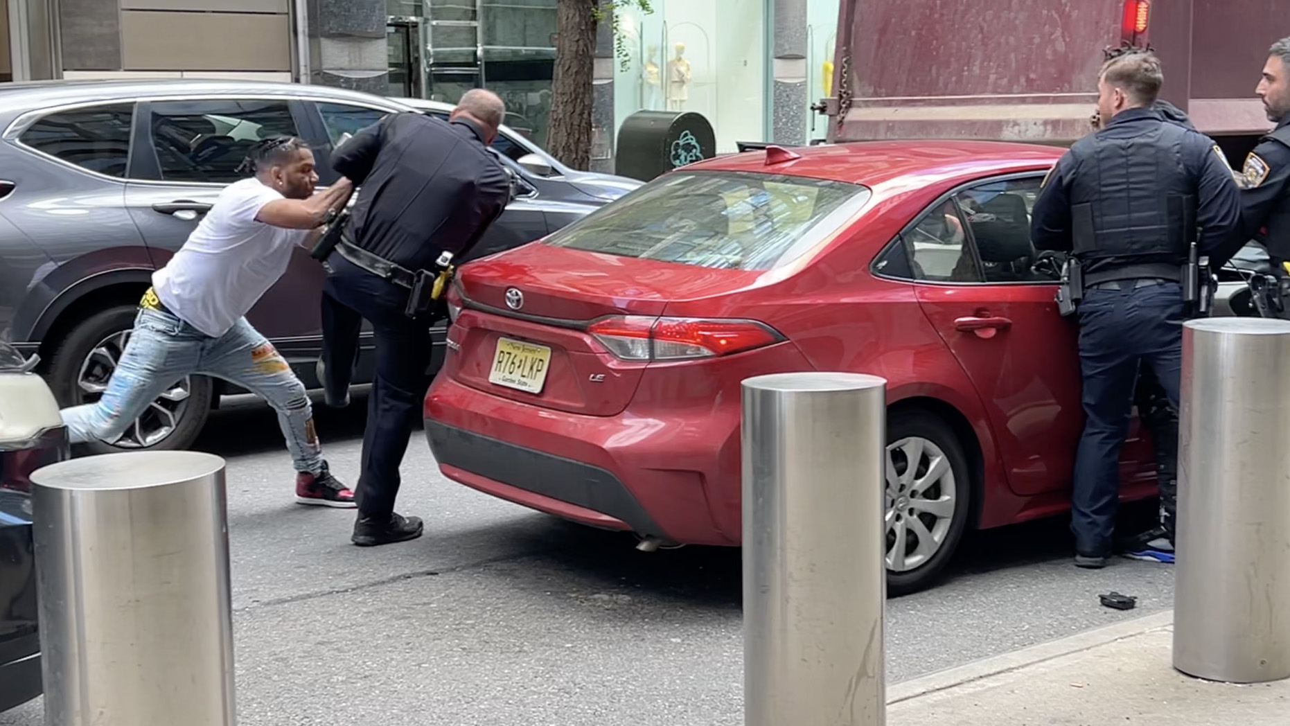 Man flees NYPD in Manhattan | FOX 5 New York
