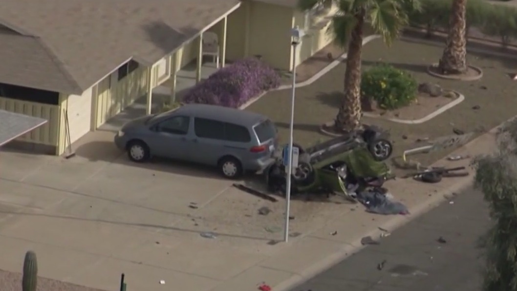 1 dead in Peoria two-car crash