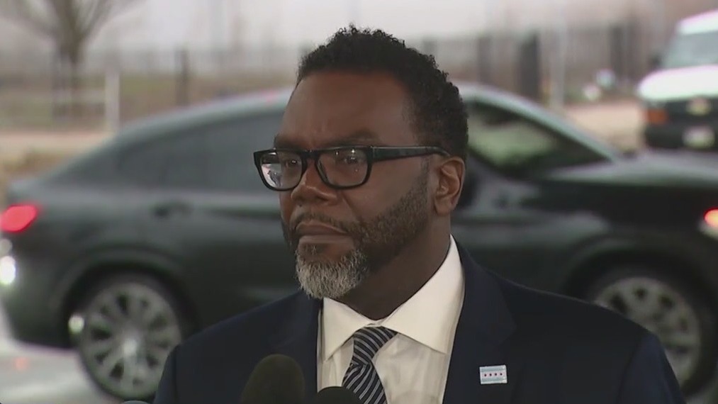 Brandon Johnson addresses voters morning after winning Chicago mayoral election