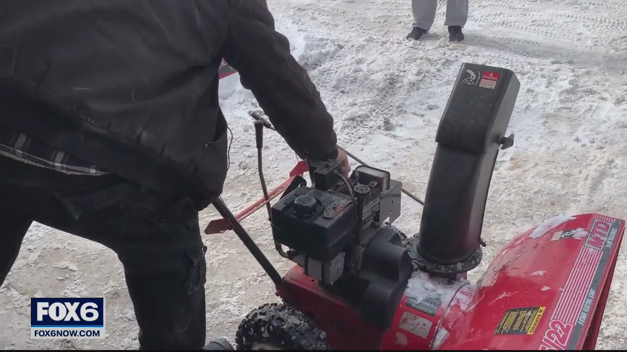 Milwaukee man refurbishes old snowblowers, gifts them to strangers