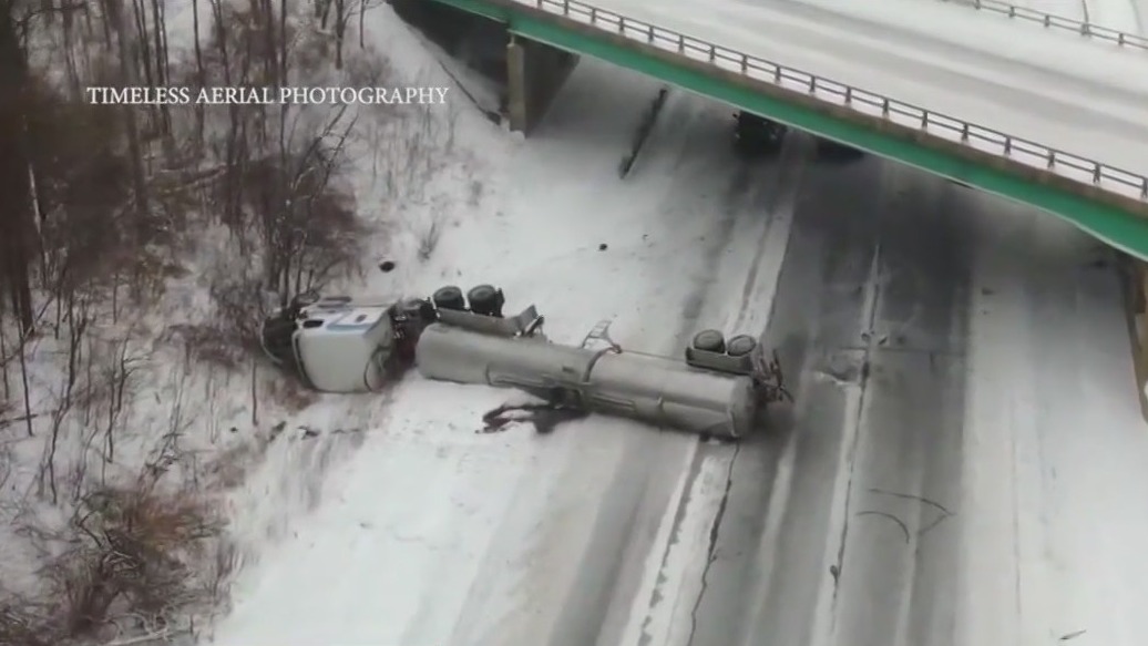 Chicago winter storm: Messy conditions, crashes make for lengthy commutes