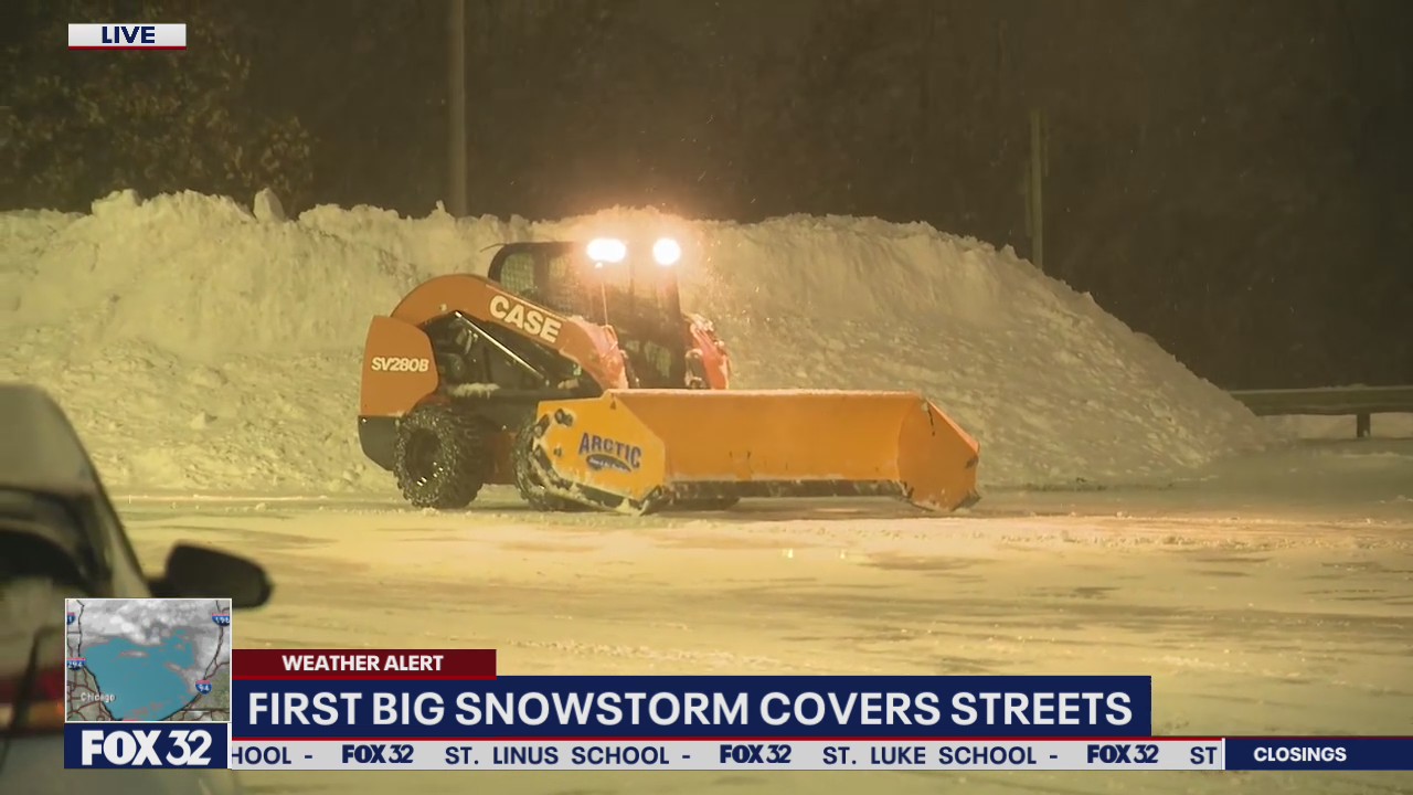 Season's first big snowstorm coats streets in the Chicago area