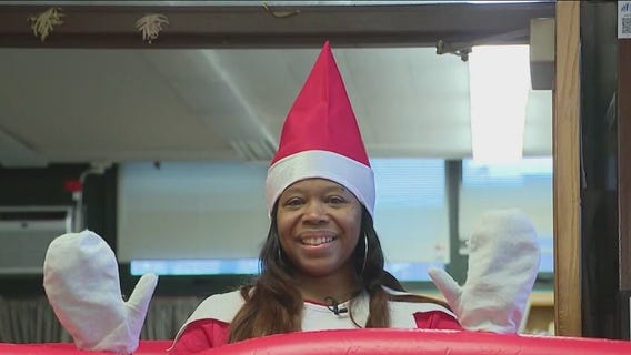 'Elf on the Shelf' comes to life on Chicago's South Side