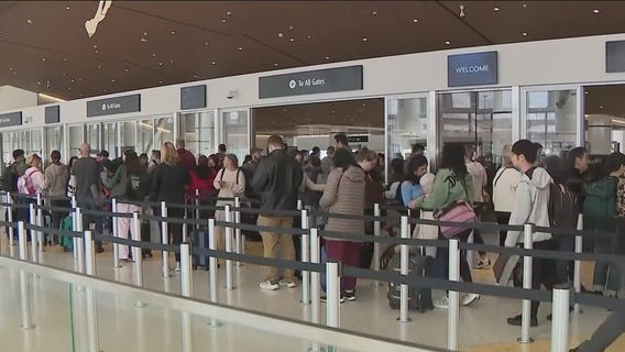 U.S. holiday travel season gets underway