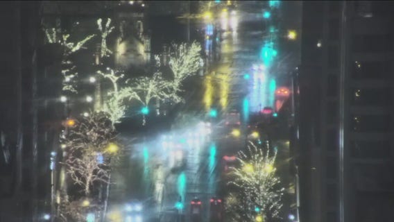 Chicago crews working around the clock to clear streets during storm