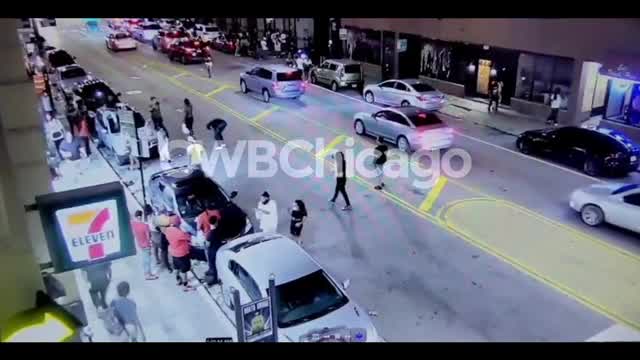 Video shows vicious attack on 2 men in Chicago