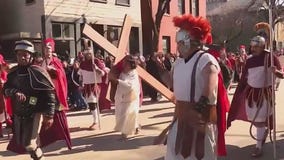 Chicago parish performs Stations of the Cross on Good Friday despite ICE fears