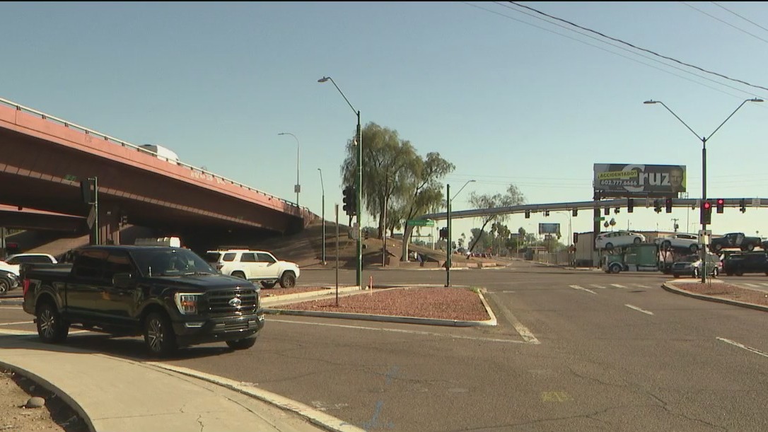 Pedestrian killed in hit-and-run in West Phoenix: police | FOX 10 Phoenix