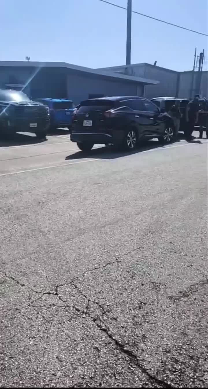 VIDEO: ICE operation at Spring, Texas business