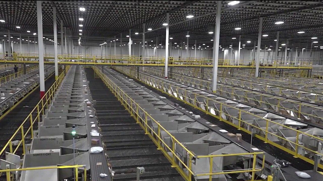 Holiday shipping rush nears its peak