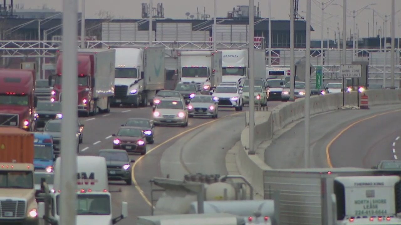 Holiday travel tips: When you should avoid the roads