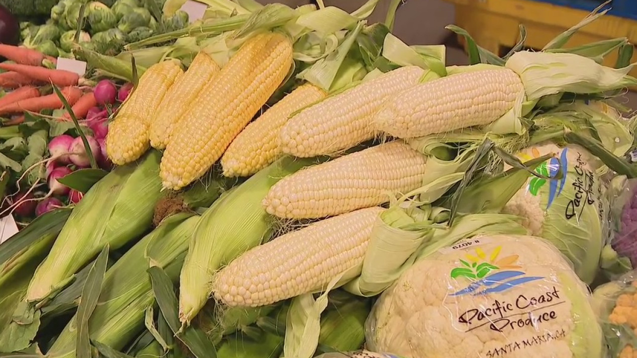 Produce deals at Willie Itule Produce in Phoenix