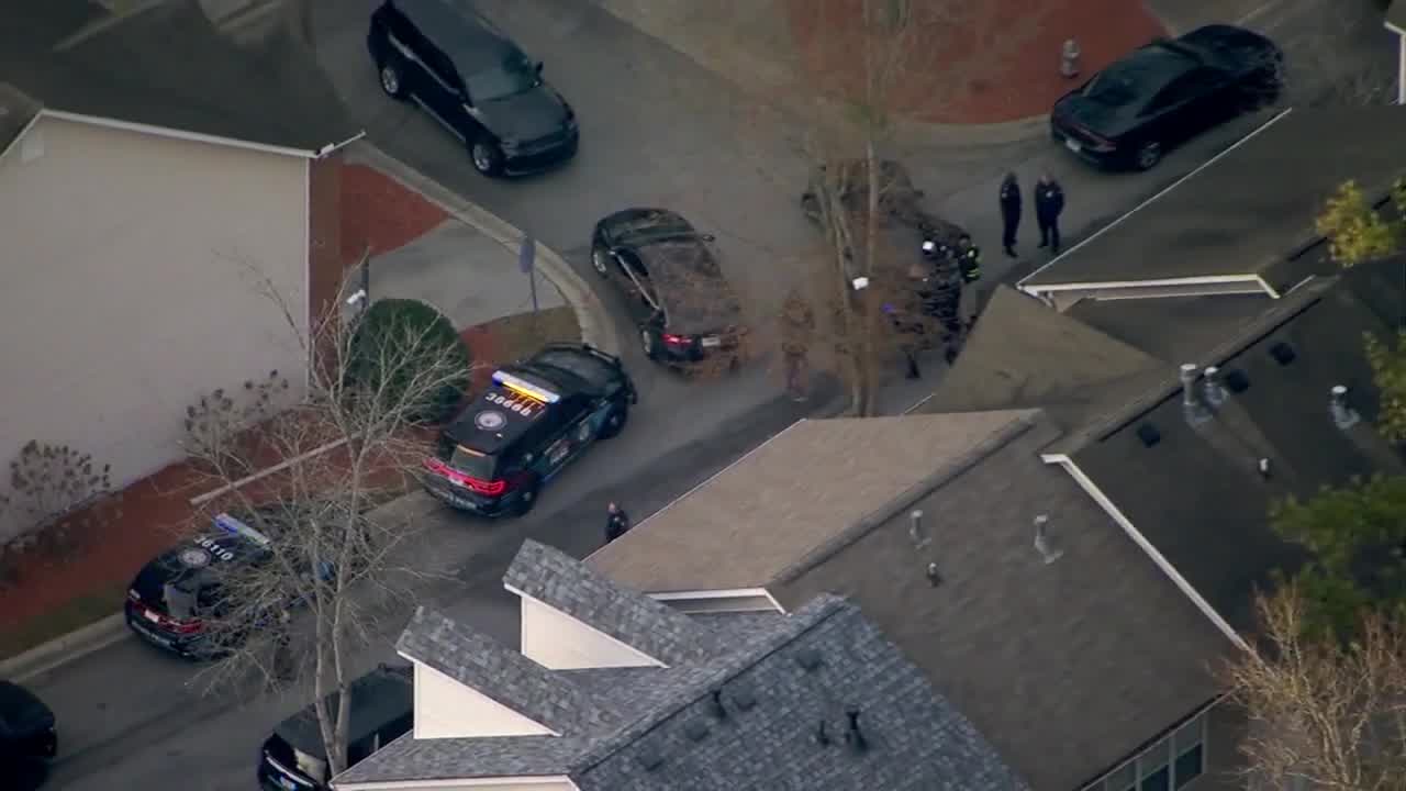 Teens accused of porch piracy shot by homeowner, police say