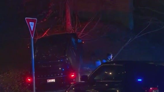 Chase ends with crash in Sandy Springs, driver runs away