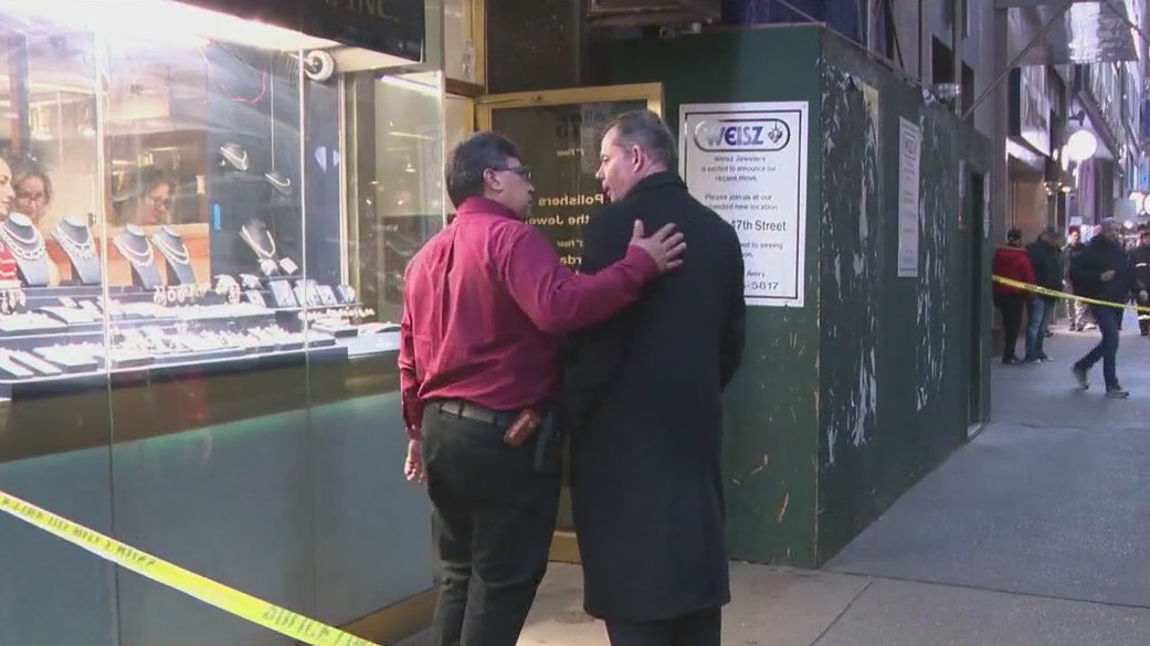 2 arrested in Diamond District bust