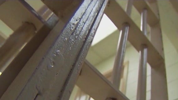 Trump can't force Illinois to get rid of no cash bail, officials say