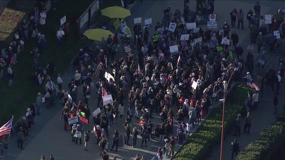 Golden Gate Bridge rally against vaccine mandates