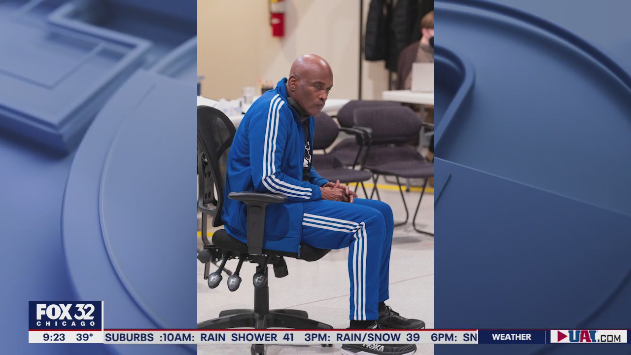 'King James' brings LeBron's gripping journey to Steppenwolf Theatre