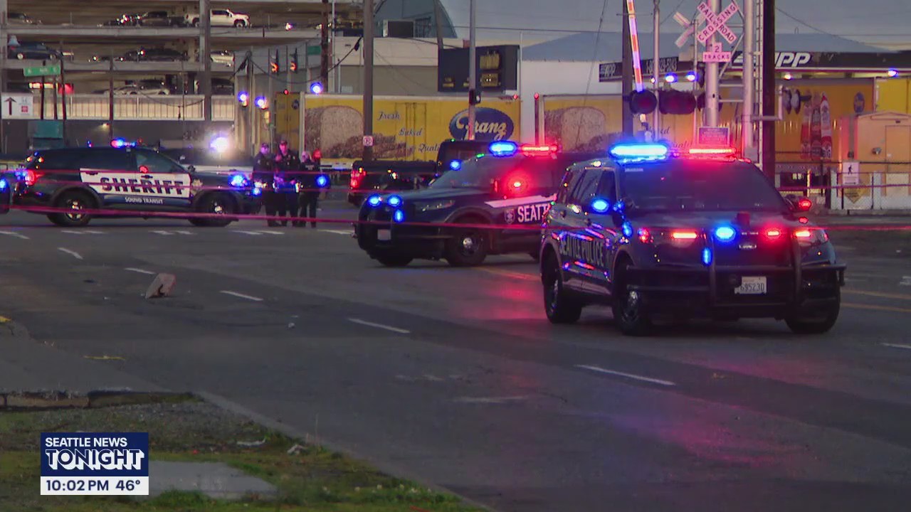 Seattle police shoot, kill man with knife in SODO