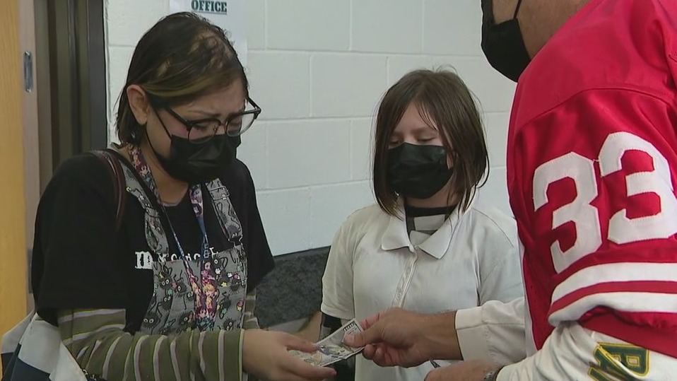 Secret Santa group teams up with Phoenix PD to spread holiday cheer