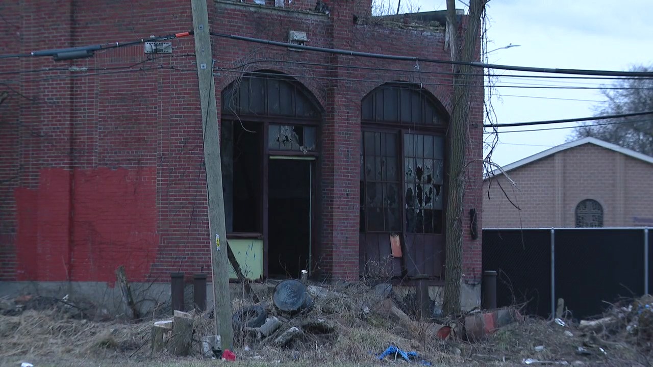 Skeleton, bones found in vacant Detroit buildings